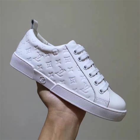 lv sneakers zwart|lv sneaker women.